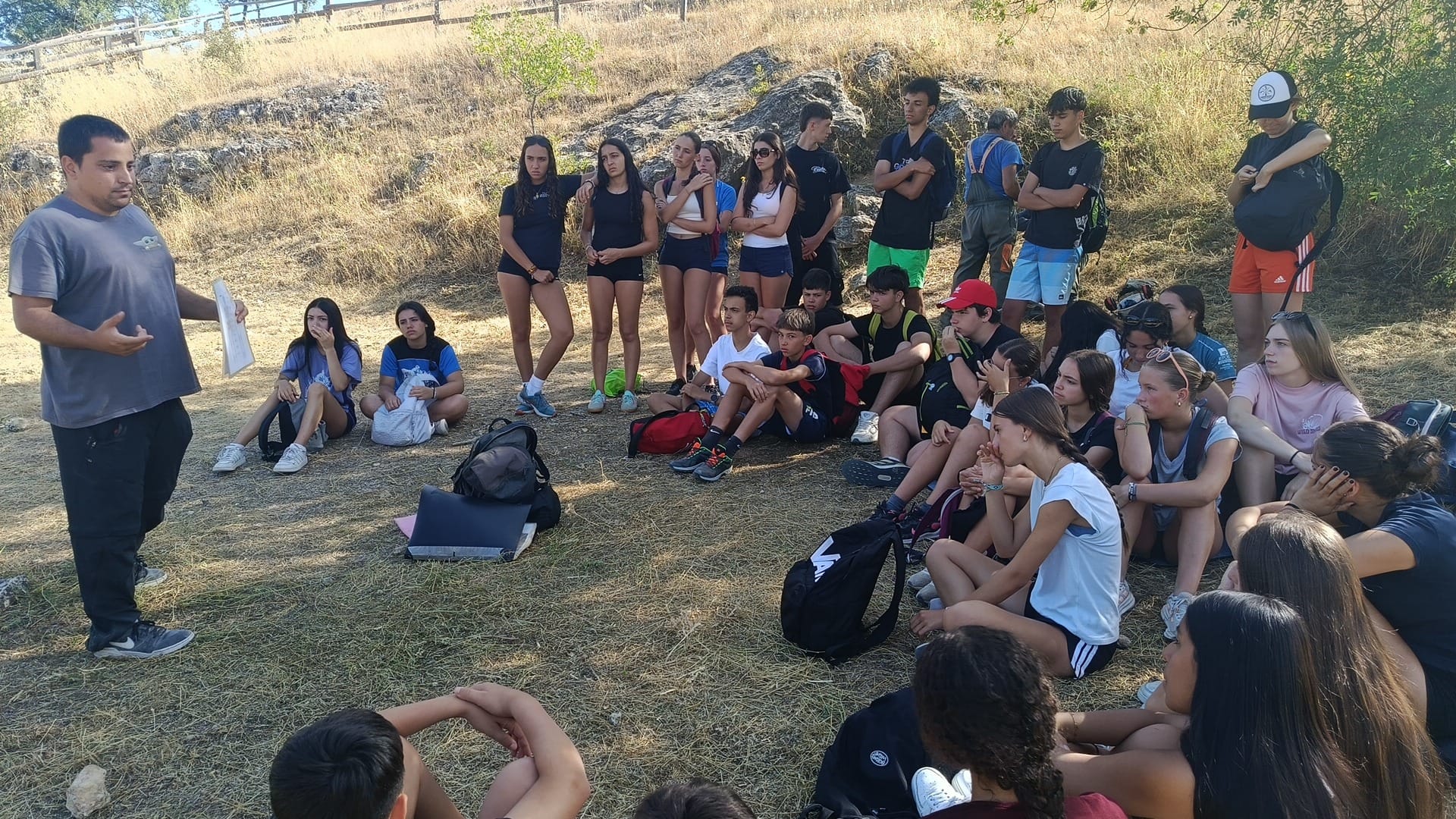 EU: Neandertalen haraean ES: En el valle de los neandertales