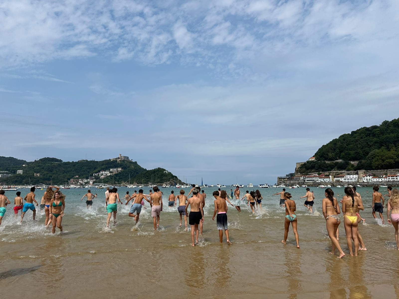 BAÑO EN LA PLAYA
