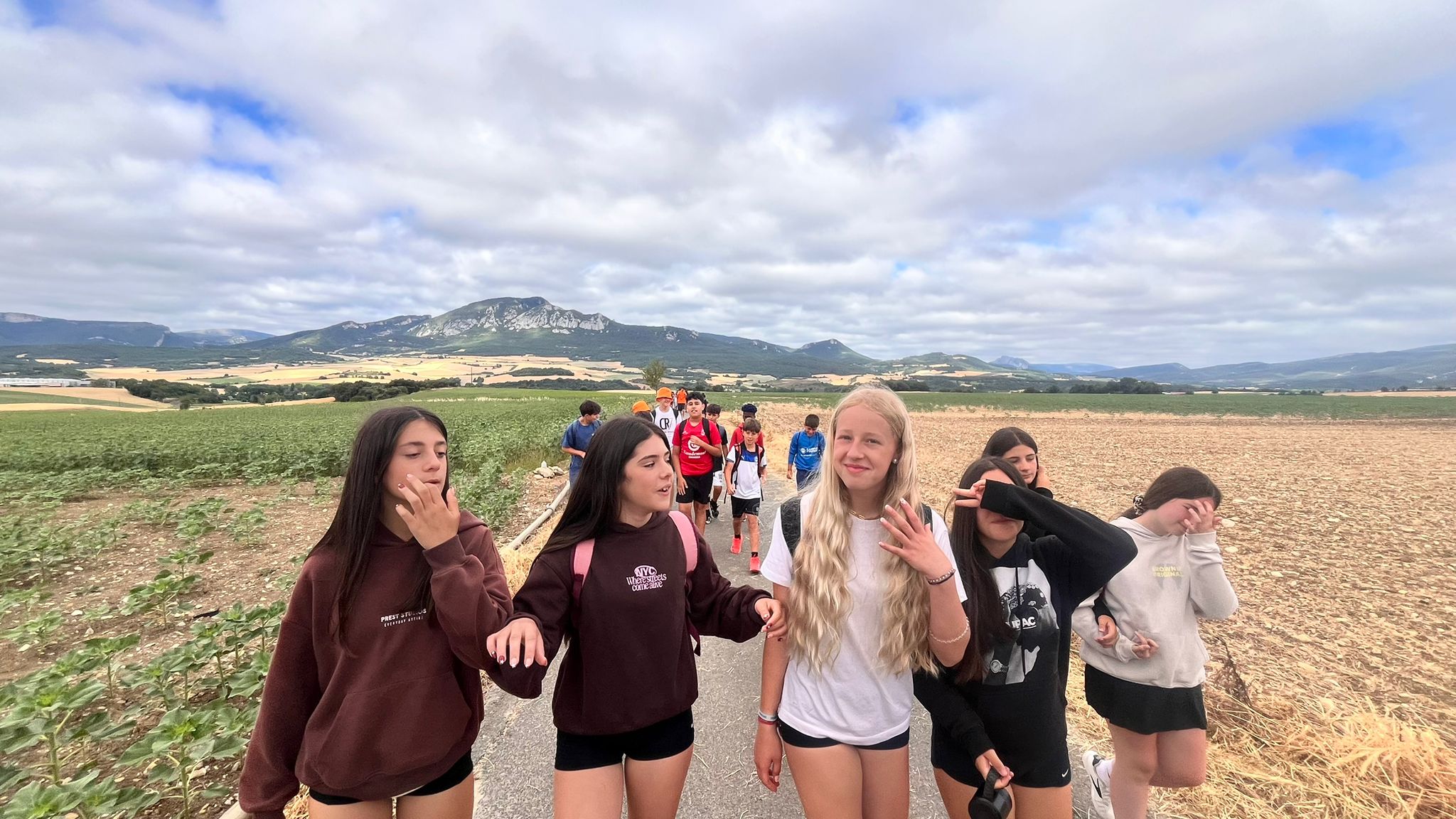 WALKING TO TUESTA